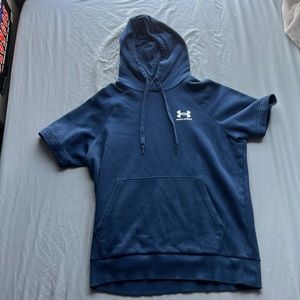 Short sleeve hoodie